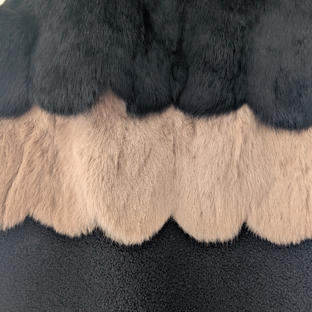 La Fiorentina Chic Black and Tan Faux Fur Vest Size Small - Picture 10 of 12